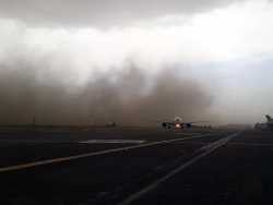 طوفان در فرودگاه امام خميني - باد شديد در تهران
